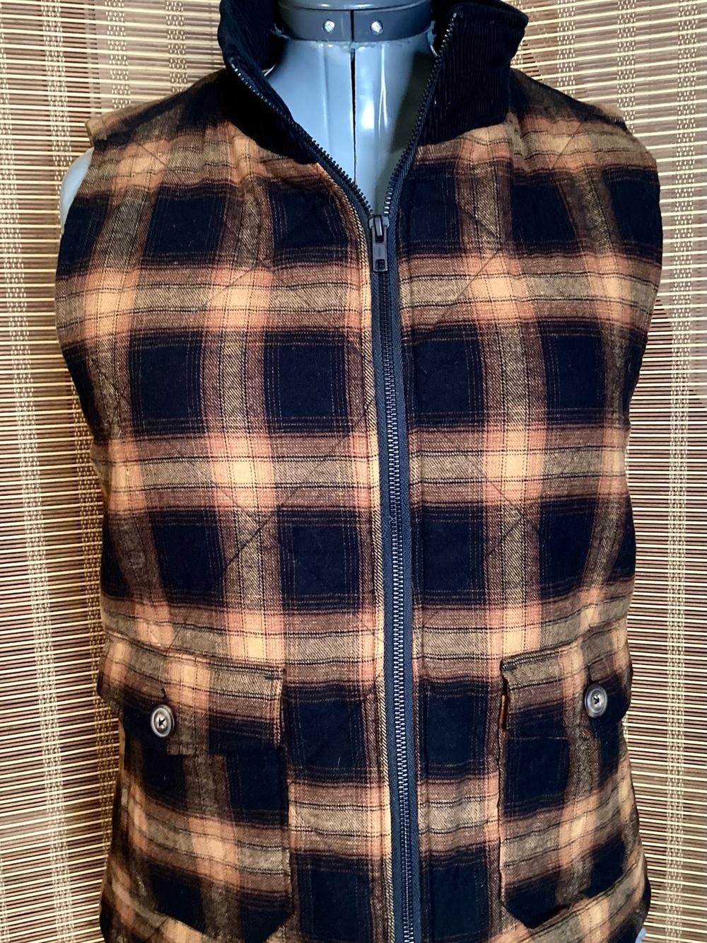 BKE NWT Aged Bronze Plaid Quilted Vest Size Medium